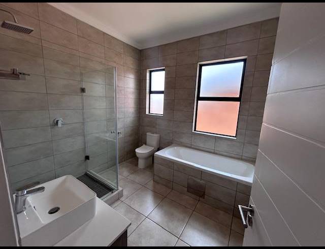 3 BEDROOM HOUSE FOR SALE IN SIX FOUNTAINS RESIDENTIAL ESTATE